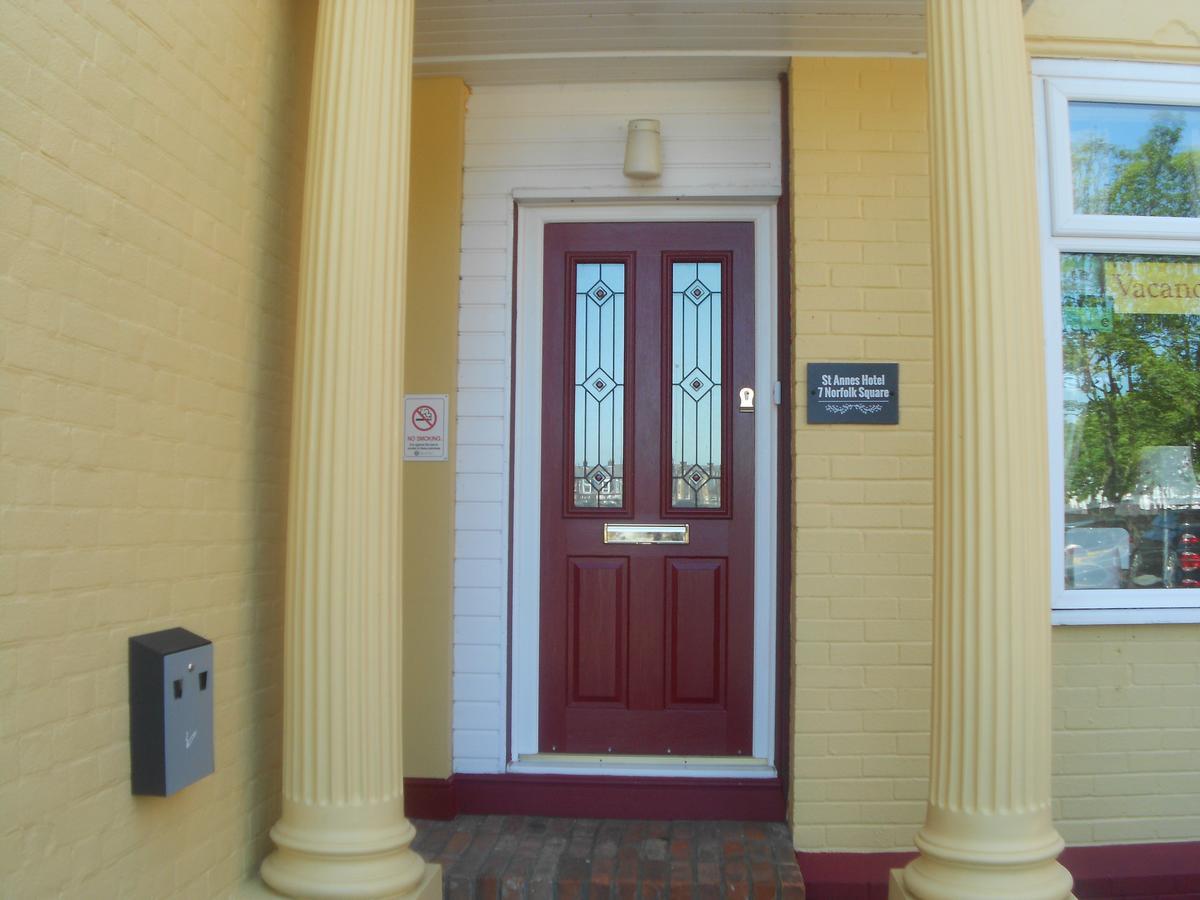 St Annes Bed and Breakfast Great Yarmouth Exteriör bild